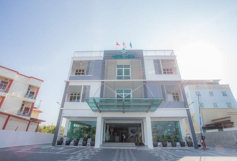 Adya Hotel Chenang