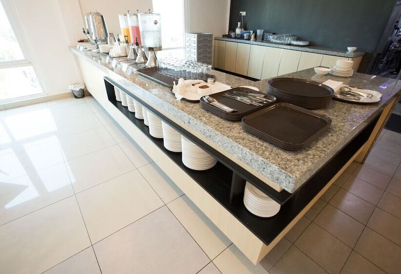 Adya Hotel Chenang