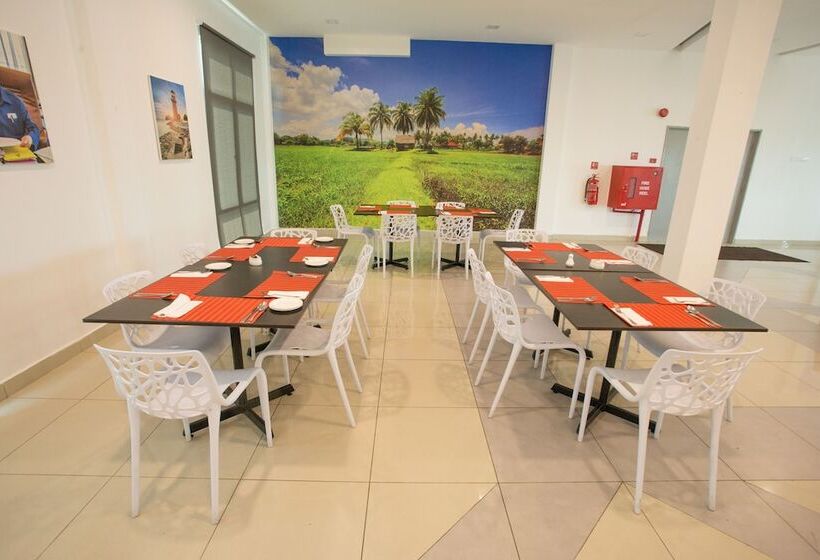 Adya Hotel Chenang