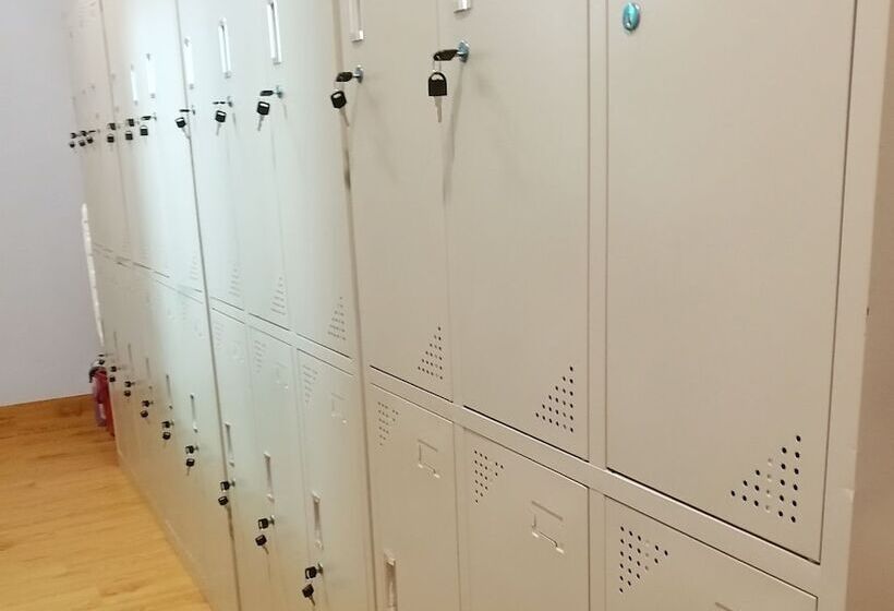 فندق Audrey Capsule Hostel