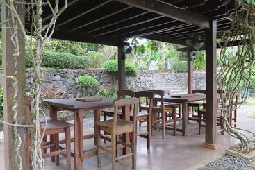 هتل Cintai Coritos Garden
