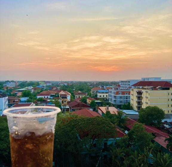 فندق Garden Village Guesthouse & Pool Bar