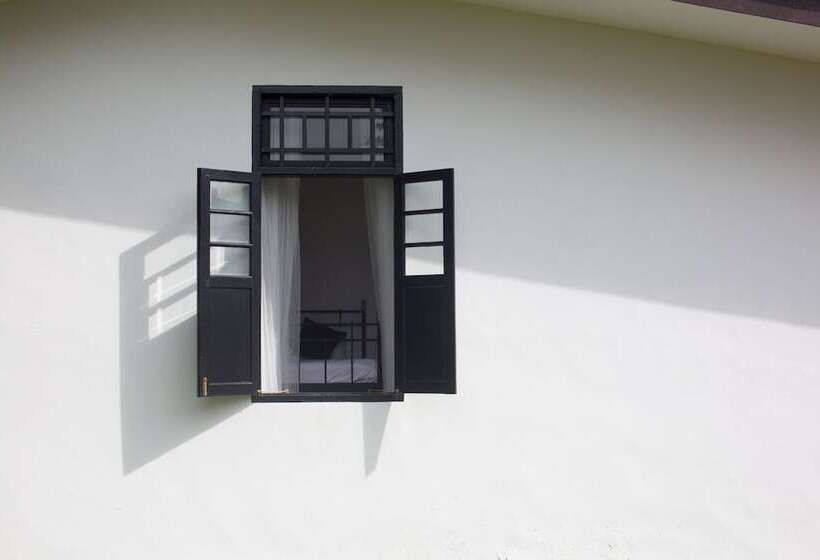 هتل The Marian Boutique Lodging House