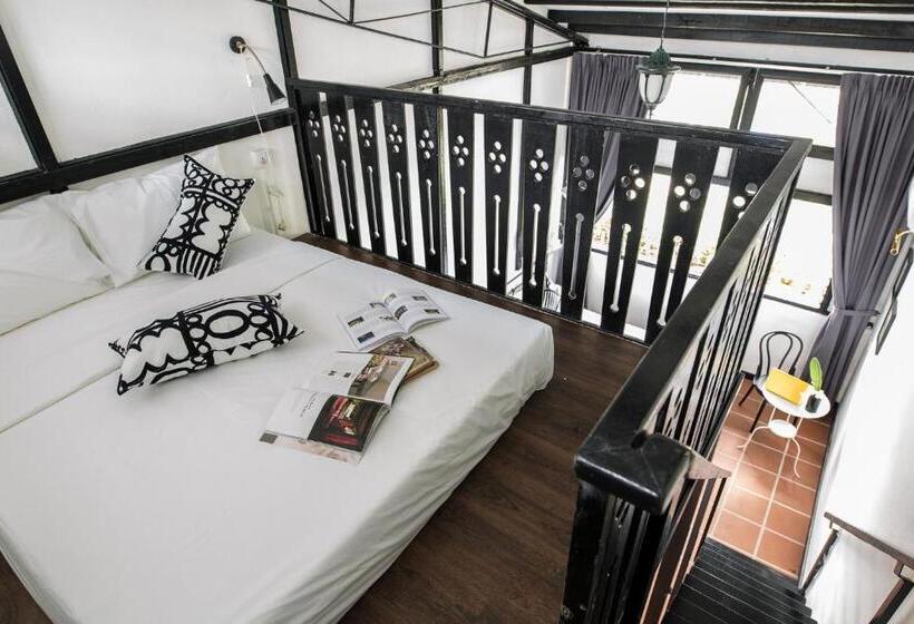 هتل The Marian Boutique Lodging House