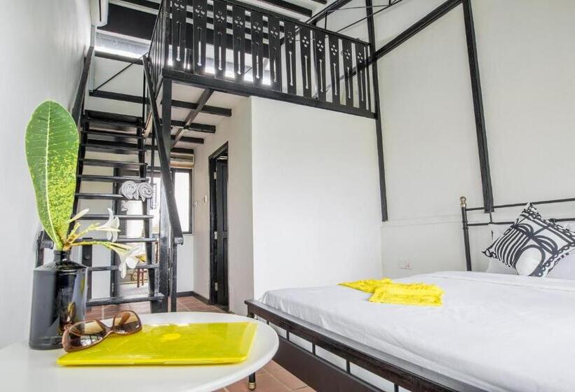 هتل The Marian Boutique Lodging House