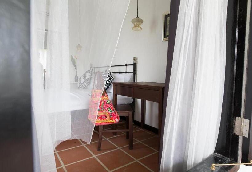 هتل The Marian Boutique Lodging House