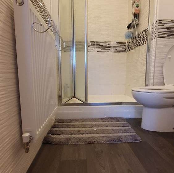 膳宿费 Townhouse In Cornwall 1of3 Private Rooms