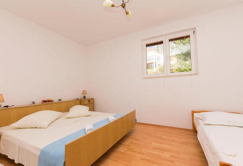 Apartments A Cappella Music