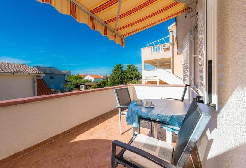 Apartments Zdrijac Nin 100 M To Beach Millenka  Ae1008