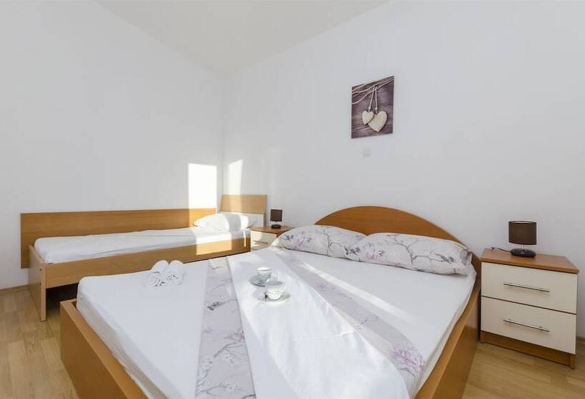 Apartments Srecko