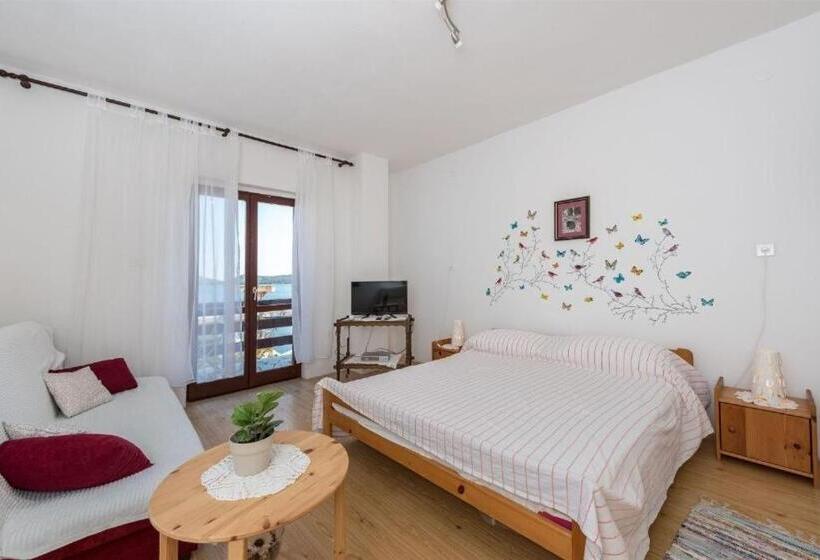 Apartment Milivoj
