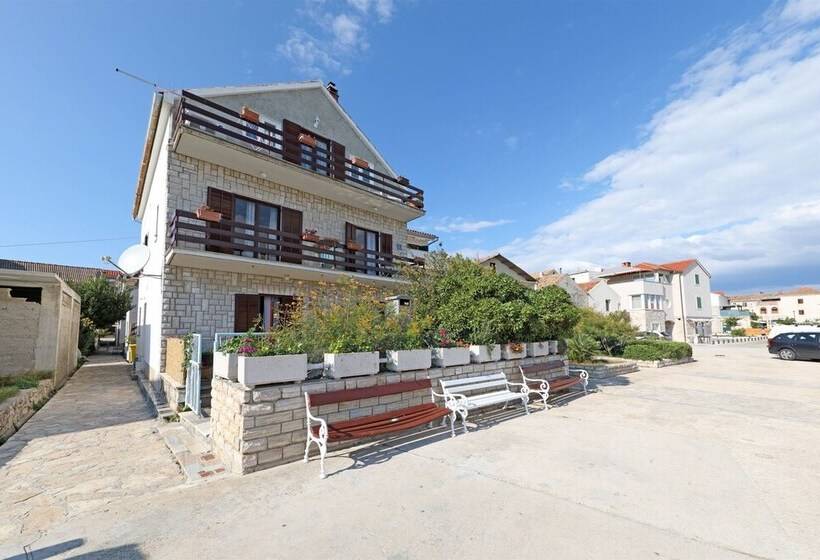 Apartment Milivoj