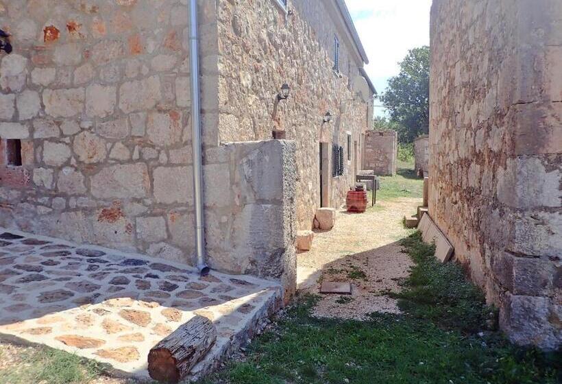 Mareta   Apartment In A Stone House