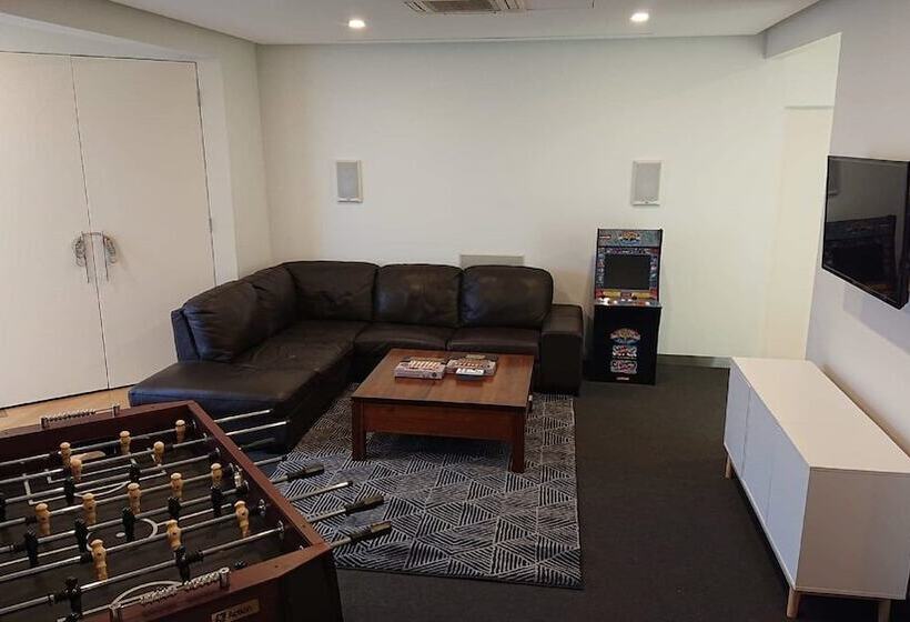 Paradise Escapes 001