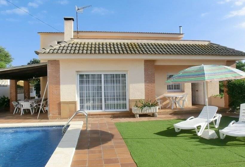 104650    Villa In Blanes