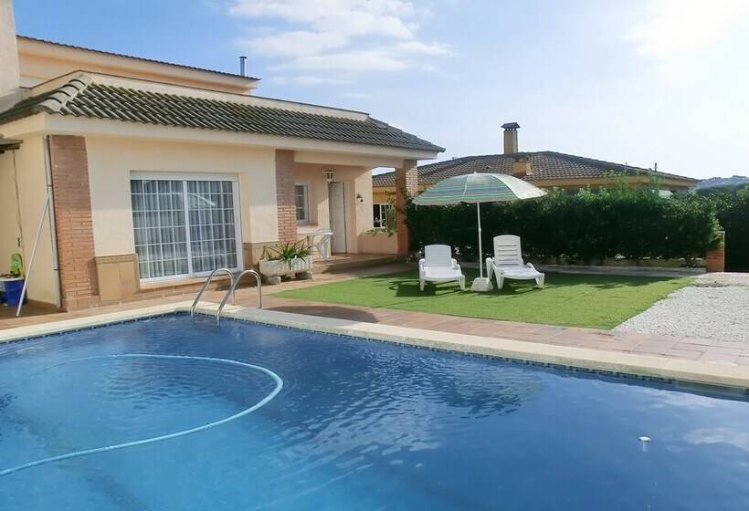 104650    Villa In Blanes