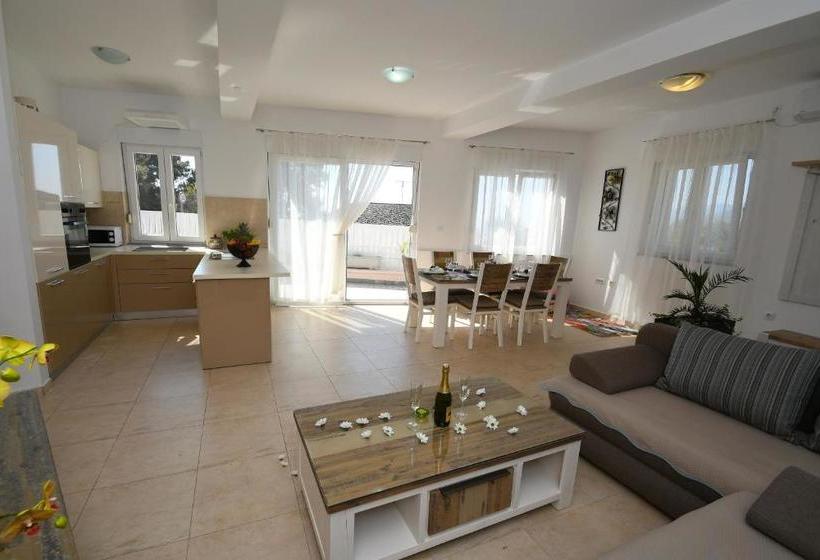 Apartment Lina