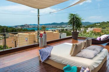 Destino Royal Beach
