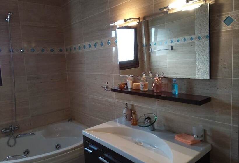 Luxury Villa Thea