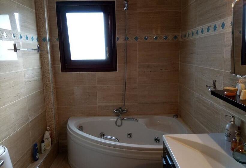 Luxury Villa Thea