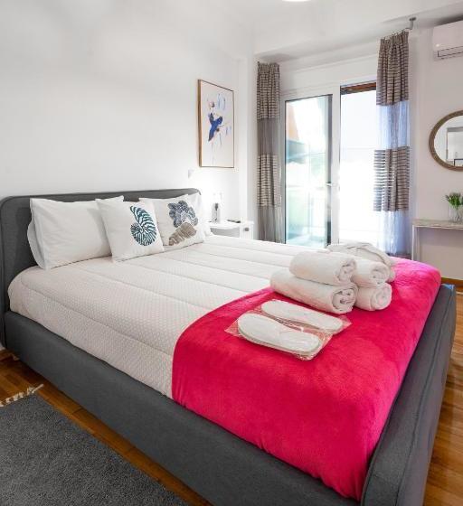 Unique Apartment In Glyfada Center