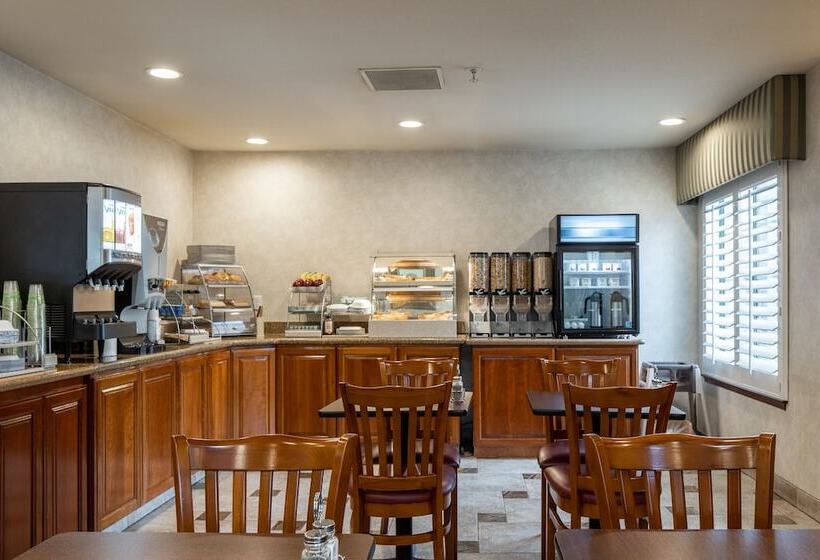 هتل Atherton Park Inn And Suites