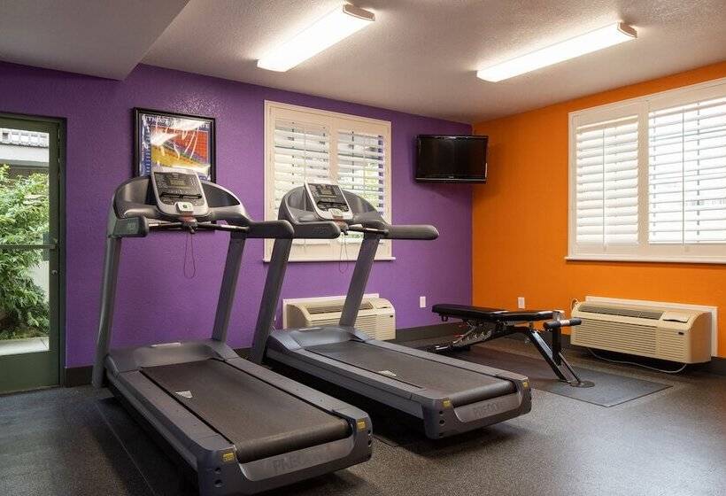 هتل Atherton Park Inn And Suites