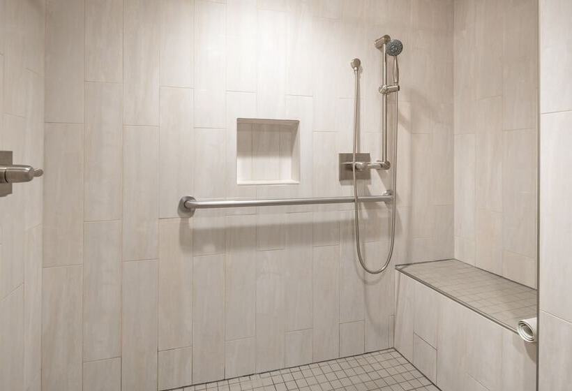 هتل Atherton Park Inn And Suites