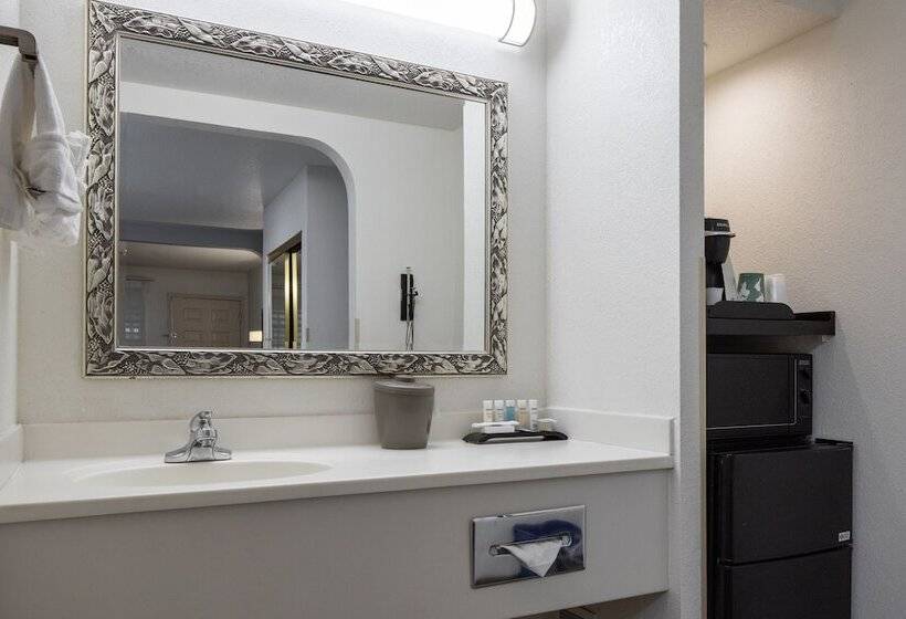 هتل Atherton Park Inn And Suites