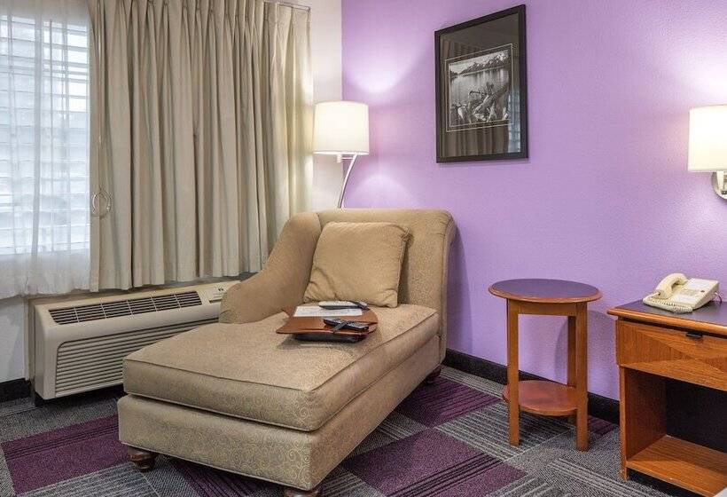هتل Atherton Park Inn And Suites