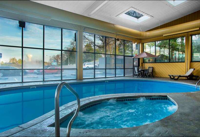 هتل Baymont By Wyndham Branson   On The Strip