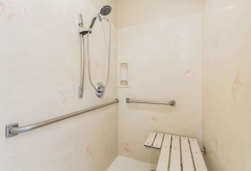 هتل Baymont By Wyndham Modesto Salida