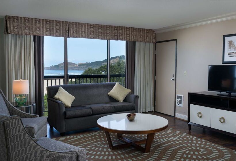 هتل Best Western Plus Agate Beach Inn