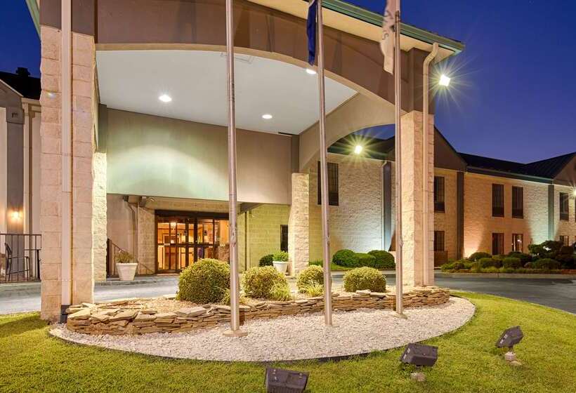 בית מלון כפרי Best Western Plus South Hill Inn