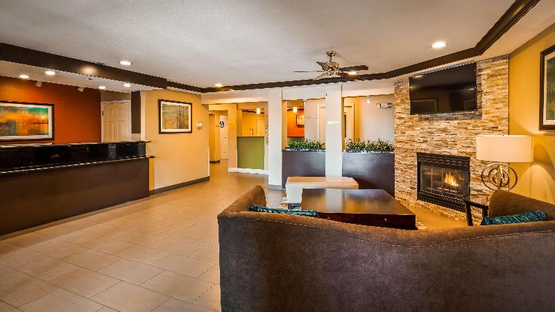 فندق Best Western Plus Twin View Inn & Suites