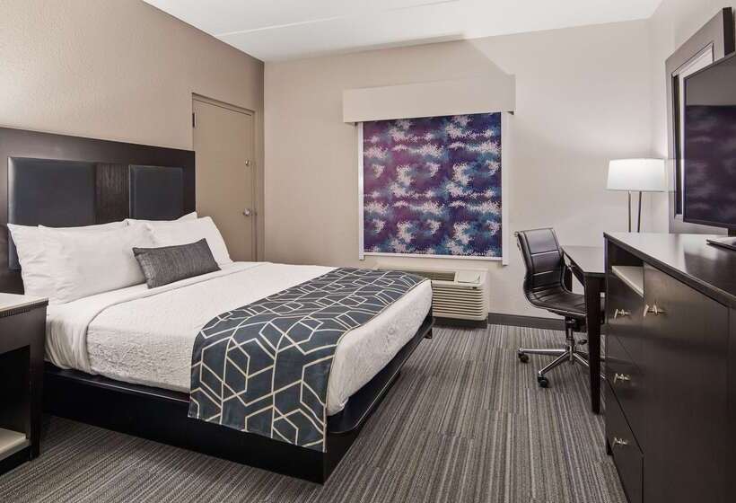 ホテル Best Western Plus Wilkes Barrescranton Airport