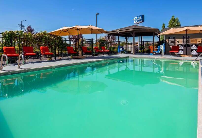 호텔 Best Western Woodburn Inn