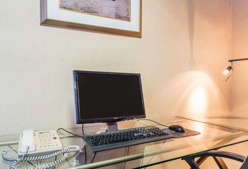 Отель Clarion Inn And Events Center Pueblo North