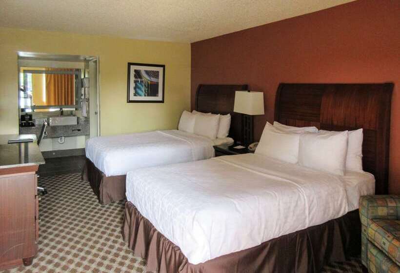 هتل Clarion Inn
