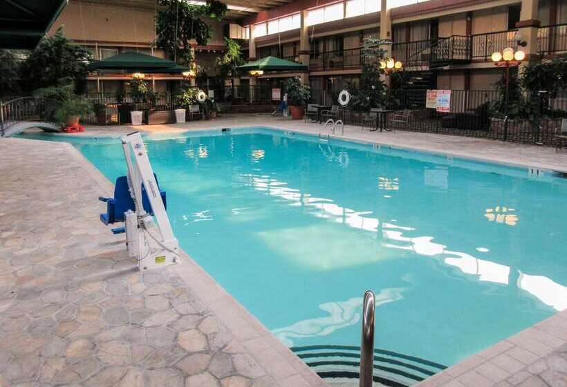 هتل Clarion Inn