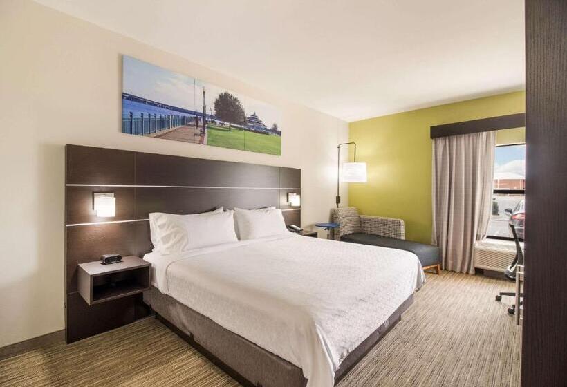 هتل Clarion Pointe New Bern