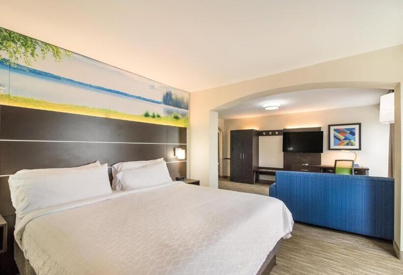 هتل Clarion Pointe New Bern