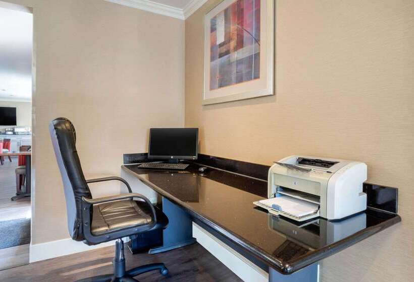 هتل Comfort Inn Castro Valley
