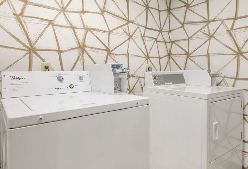 فندق Comfort Inn Near Indiana Premium Outlets