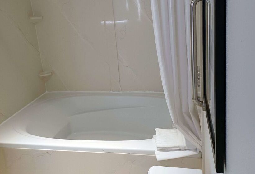 فندق Comfort Inn Near Indiana Premium Outlets