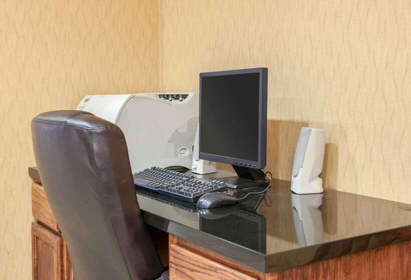 בית מלון כפרי Comfort Inn Near Ouabache State Park