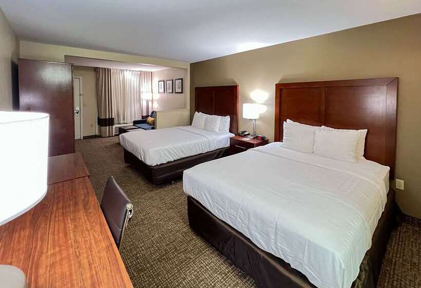 هتل Comfort Inn & Suites Sequoia Kings Canyon