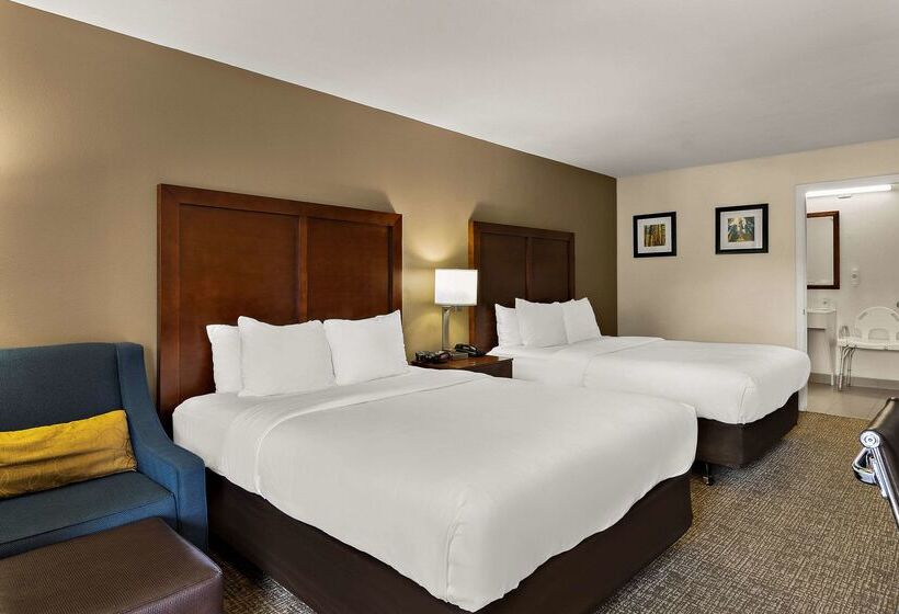 هتل Comfort Inn & Suites Sequoia Kings Canyon