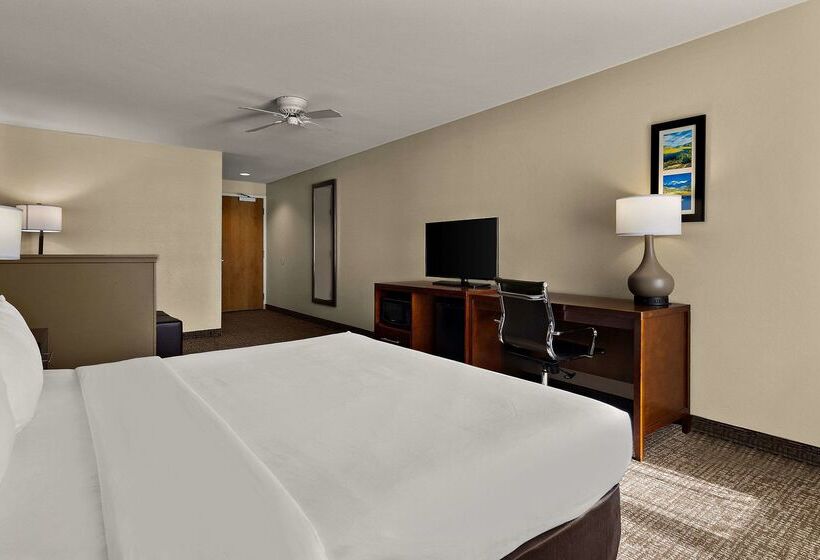 هتل Comfort Inn & Suites Sequoia Kings Canyon