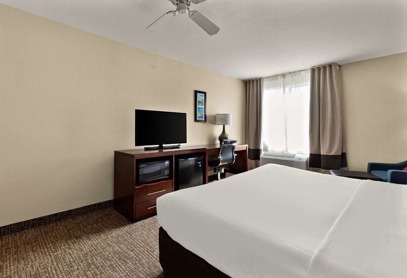 هتل Comfort Inn & Suites Sequoia Kings Canyon